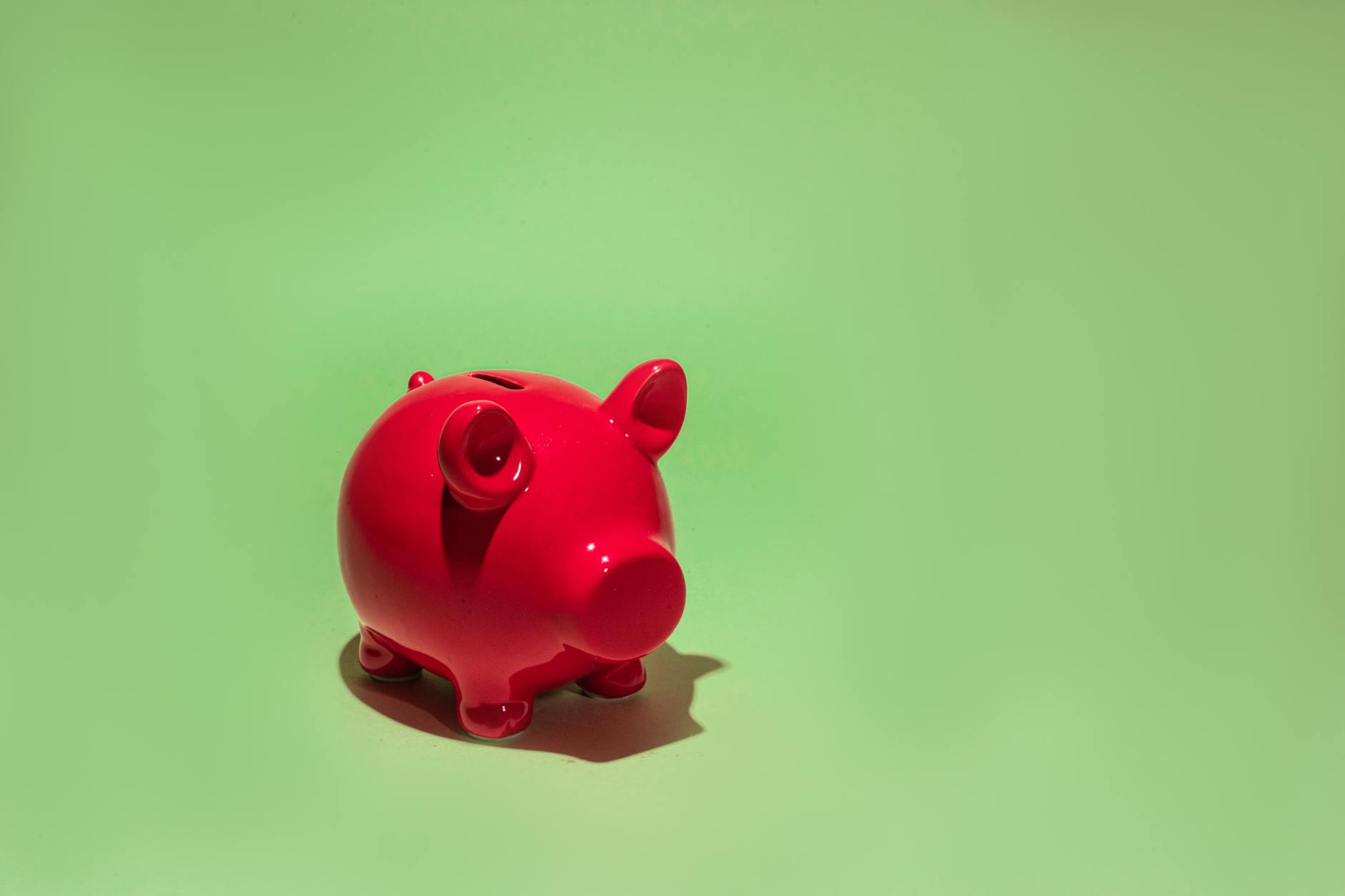 A savings-transfer visual representing yield and liquidity choices